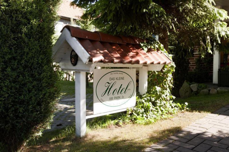 Das Kleine Hotel Am Park Garni Bispingen Exterior photo